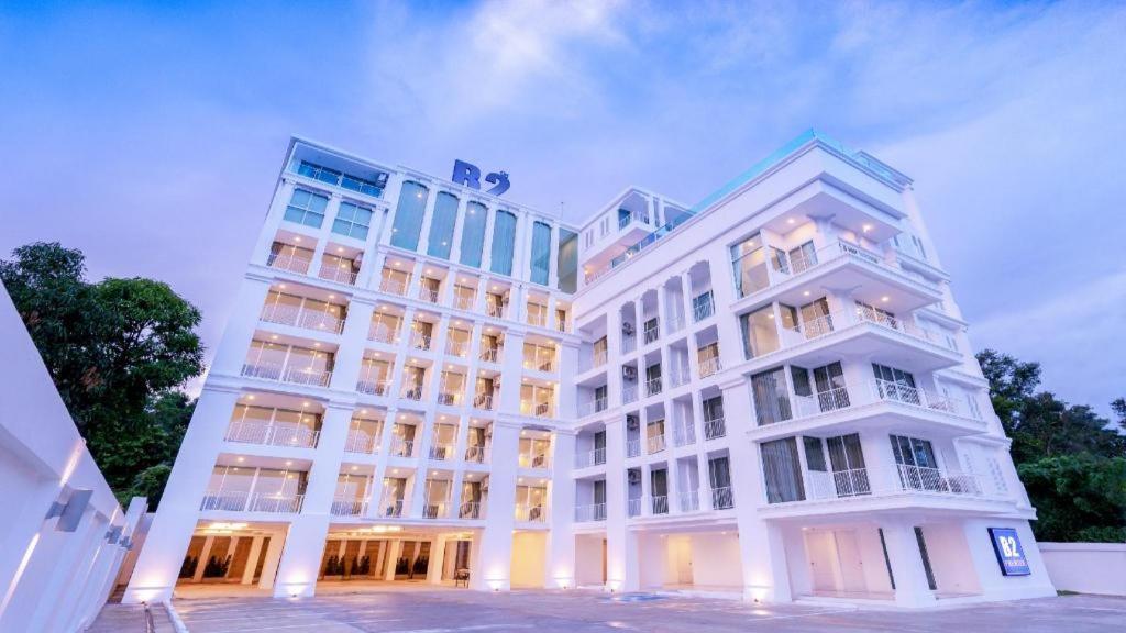 B2 Phuket Premier Hotel Luaran gambar